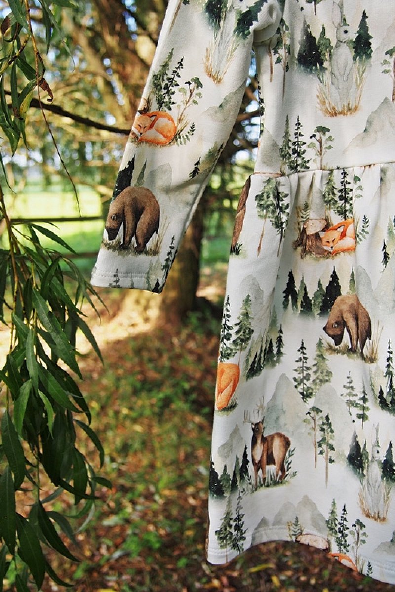 Dievčenské šaty lesné zvieratá