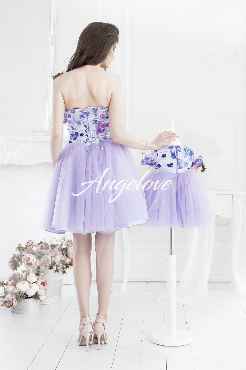 Levanduľa šaty s 3D čipkou fialové