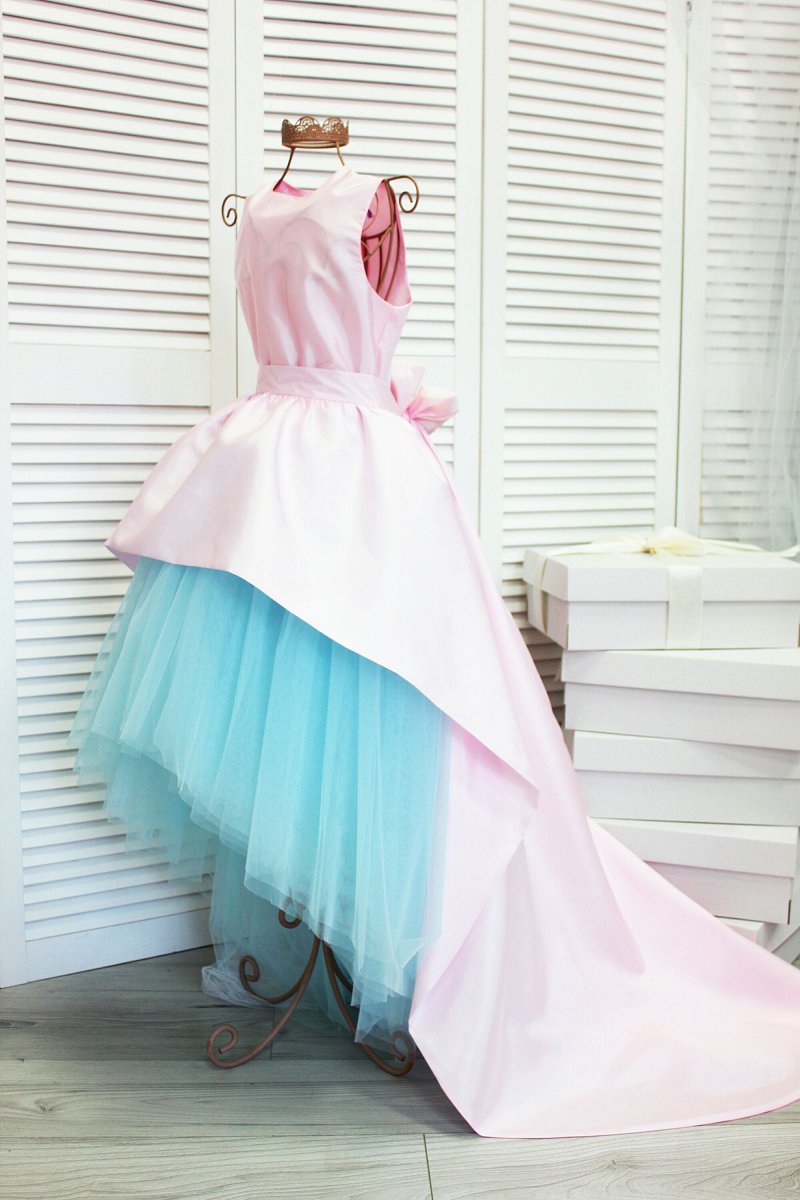 Lolita-šaty s odnímateľným vlakom ružovo tyrkys