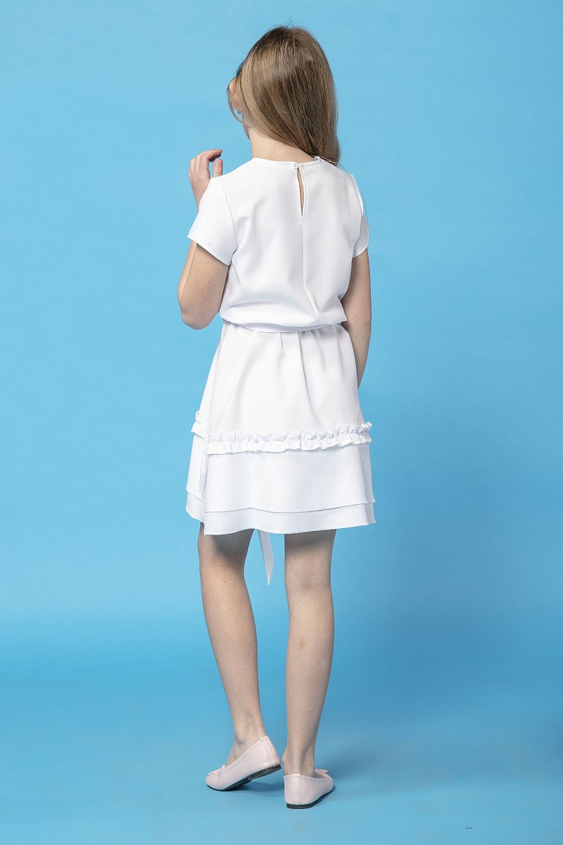 Šaty s ozdobným lemom biele